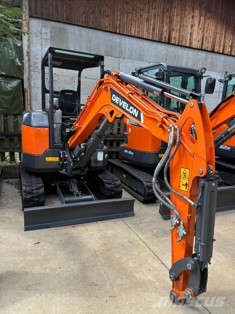 Develon DX 27 Z-7 소형 굴삭기 7톤 미만