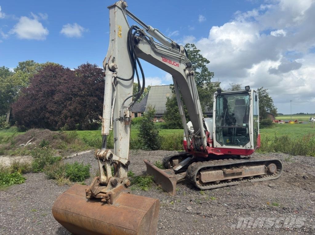 Takeuchi TB 285 중형굴삭기 7톤-28톤