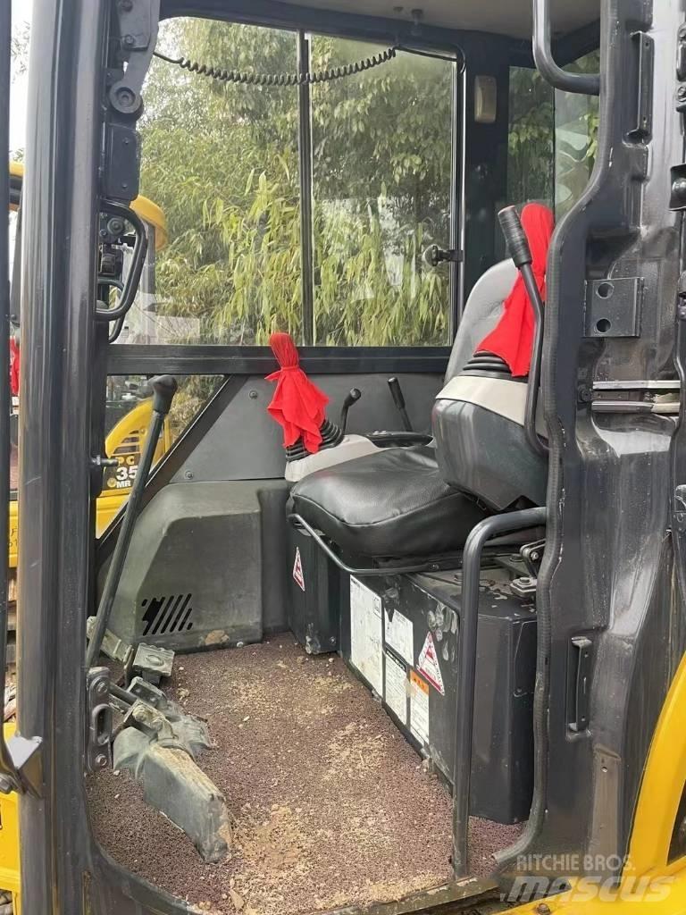 Komatsu PC30 소형 굴삭기 7톤 미만
