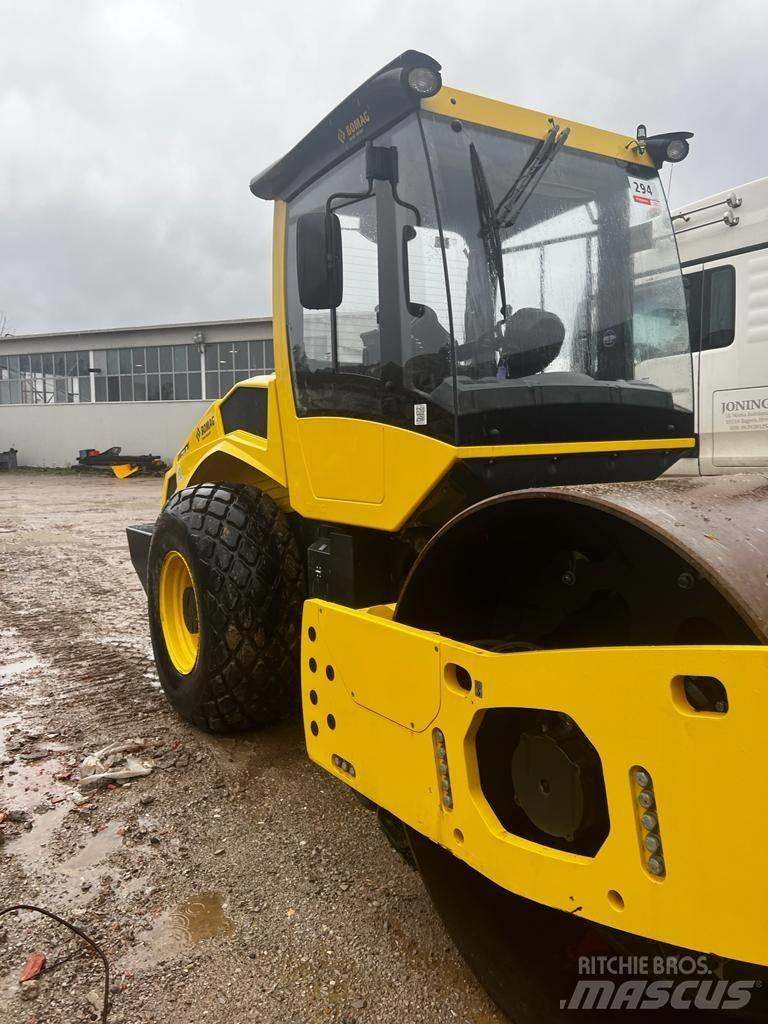 Bomag BW211 D5 싱글 드럼 롤러