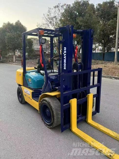 Komatsu FD 30 T-14 디젤 지게차