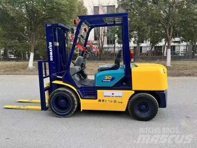 Komatsu FD 30 T-14 디젤 지게차