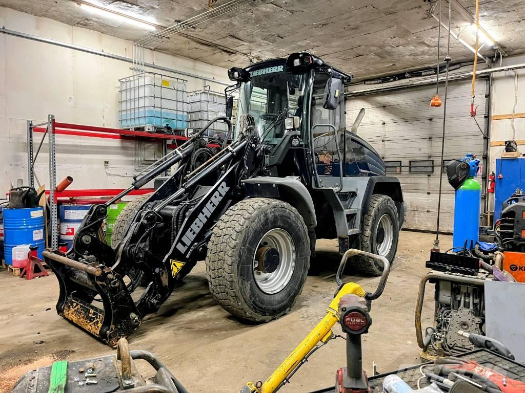 Liebherr L 524  휠로우더