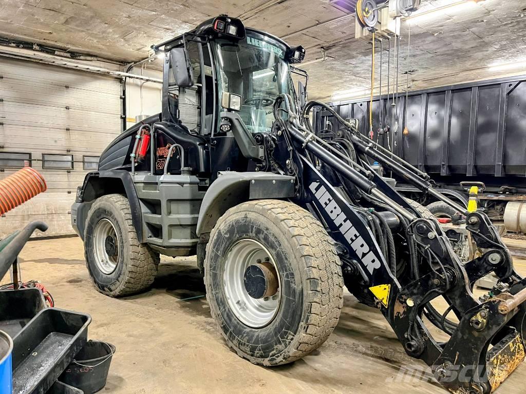 Liebherr L 524  휠로우더