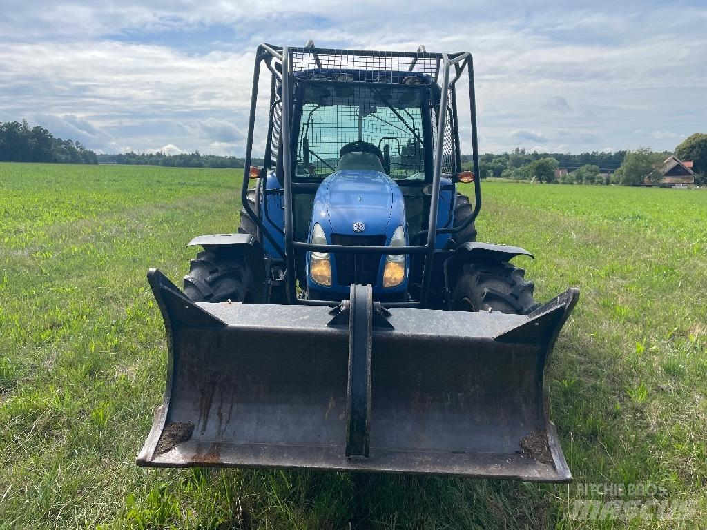 New Holland  T5050 임업용 트랙터