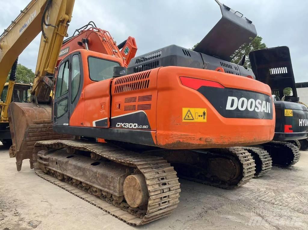 Doosan DX300LC-9C 대형 굴삭기 29톤 이상