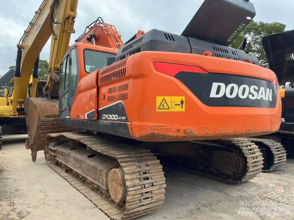 Doosan DX300LC-9C 대형 굴삭기 29톤 이상