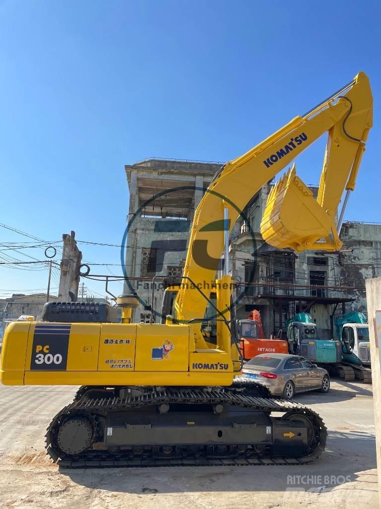 Komatsu PC 300 대형 굴삭기 29톤 이상
