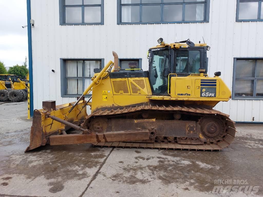 Komatsu D65PX-18 크롤러 도저