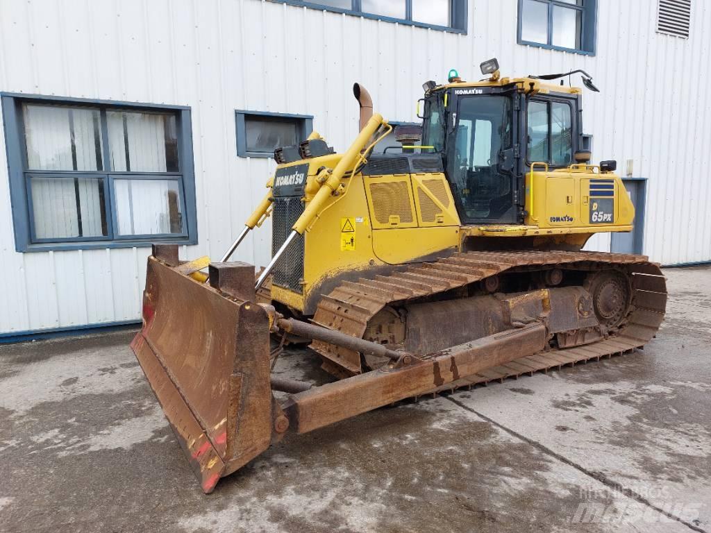 Komatsu D65PX-18 크롤러 도저