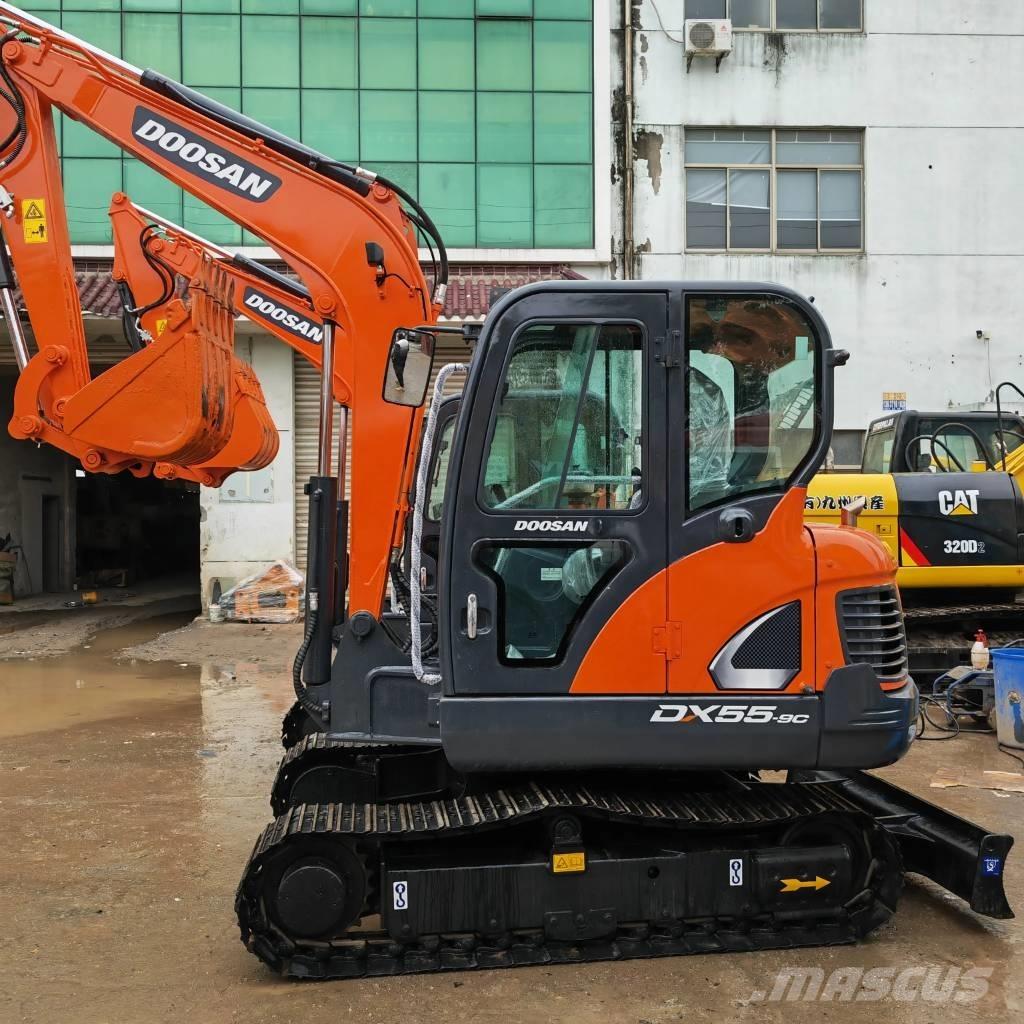 Doosan DX 55 소형 굴삭기 7톤 미만