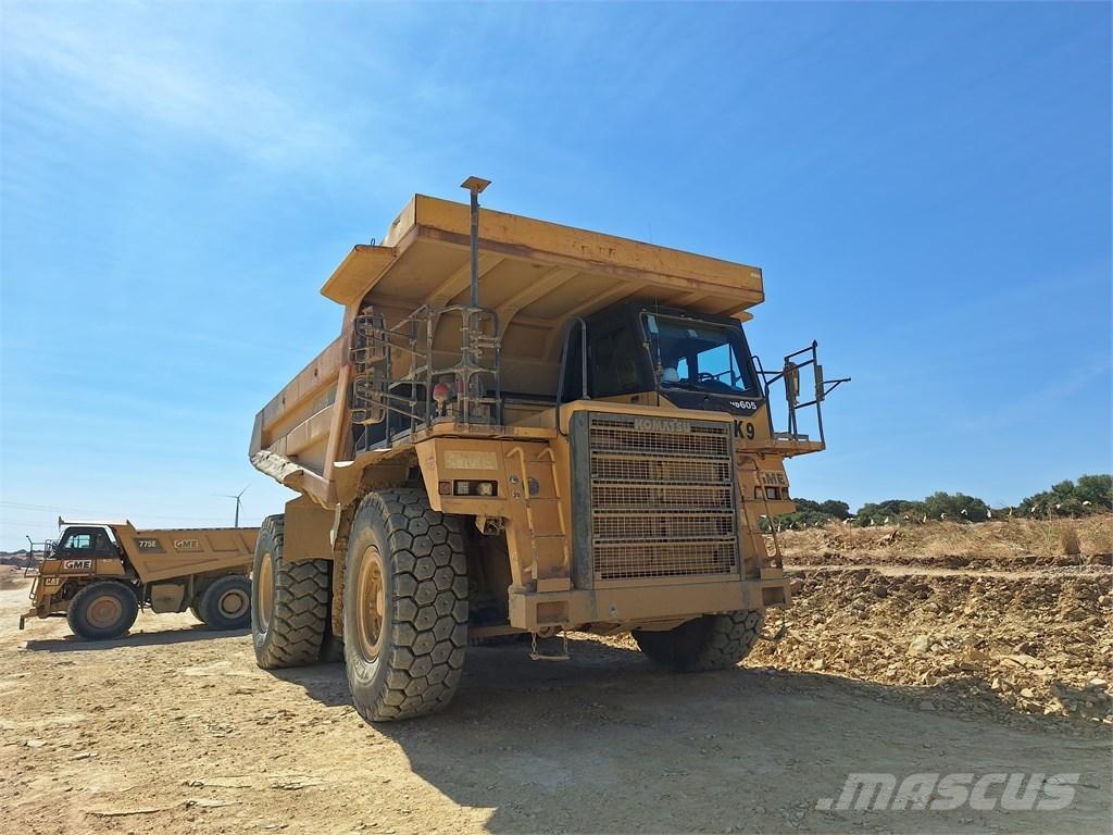 Komatsu HD 605-7E0 초대형 덤프 트럭