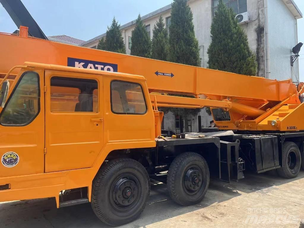 Kato KA 300 E R/T 크레인