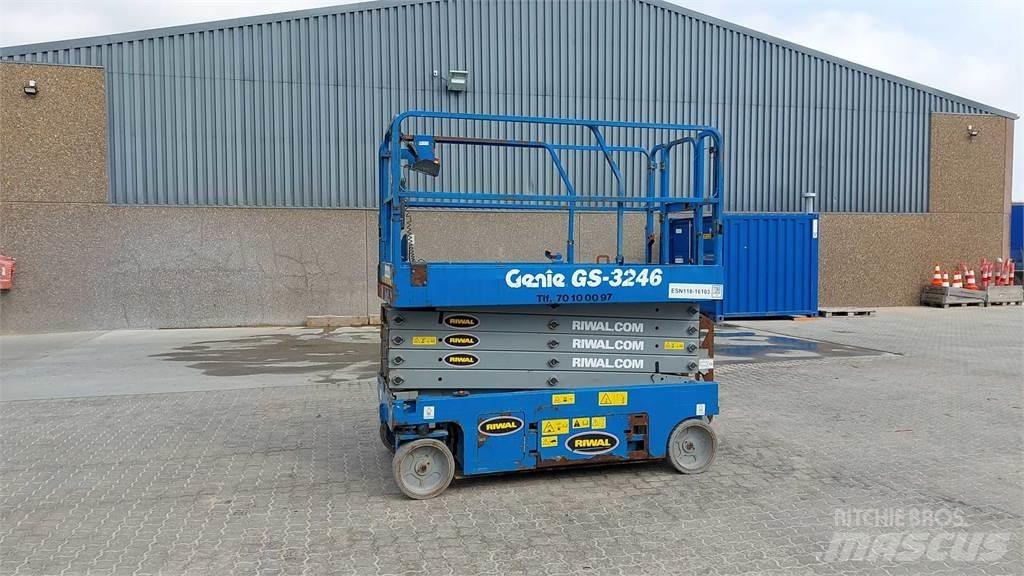Genie GS3246 가위형 리프트
