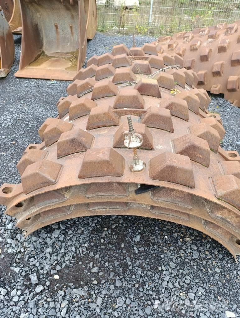 Bomag BW 213 D-4 싱글 드럼 롤러