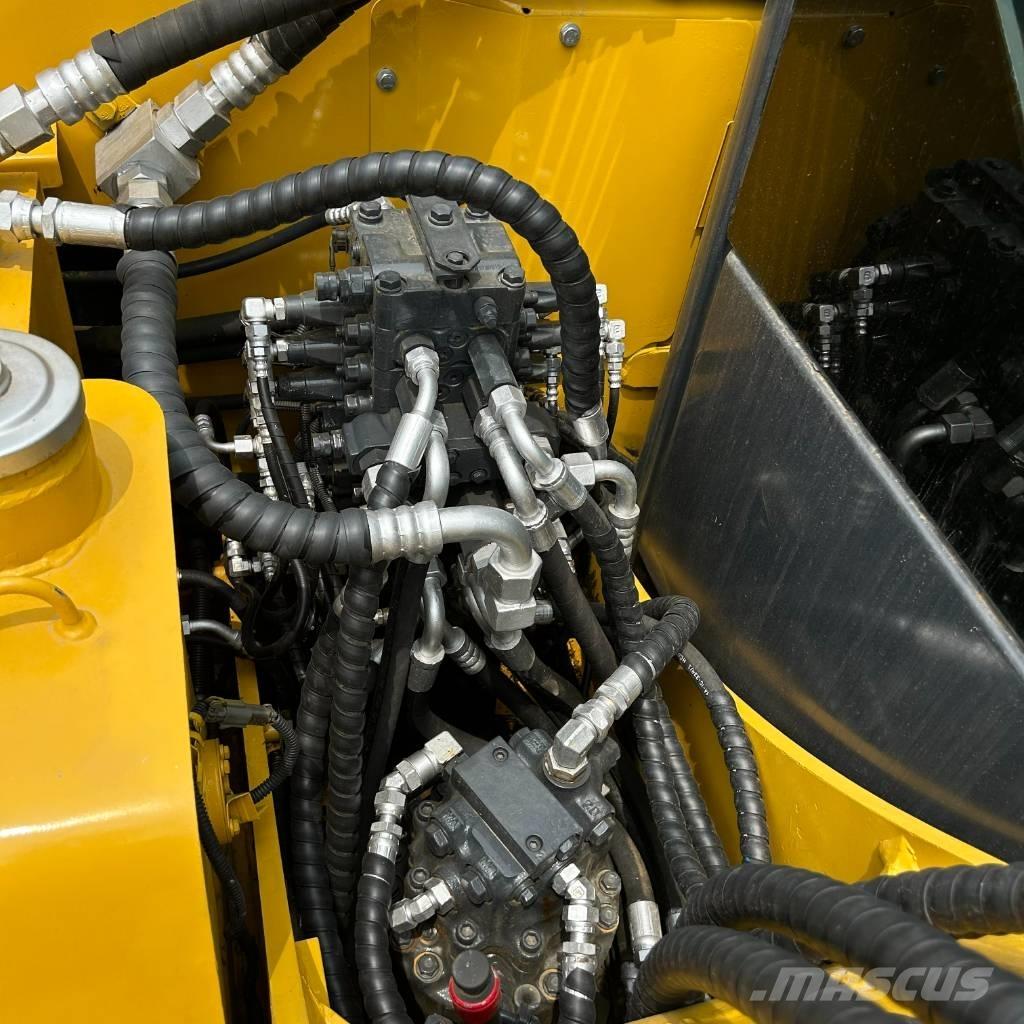 Komatsu 70-8 대형 굴삭기 29톤 이상