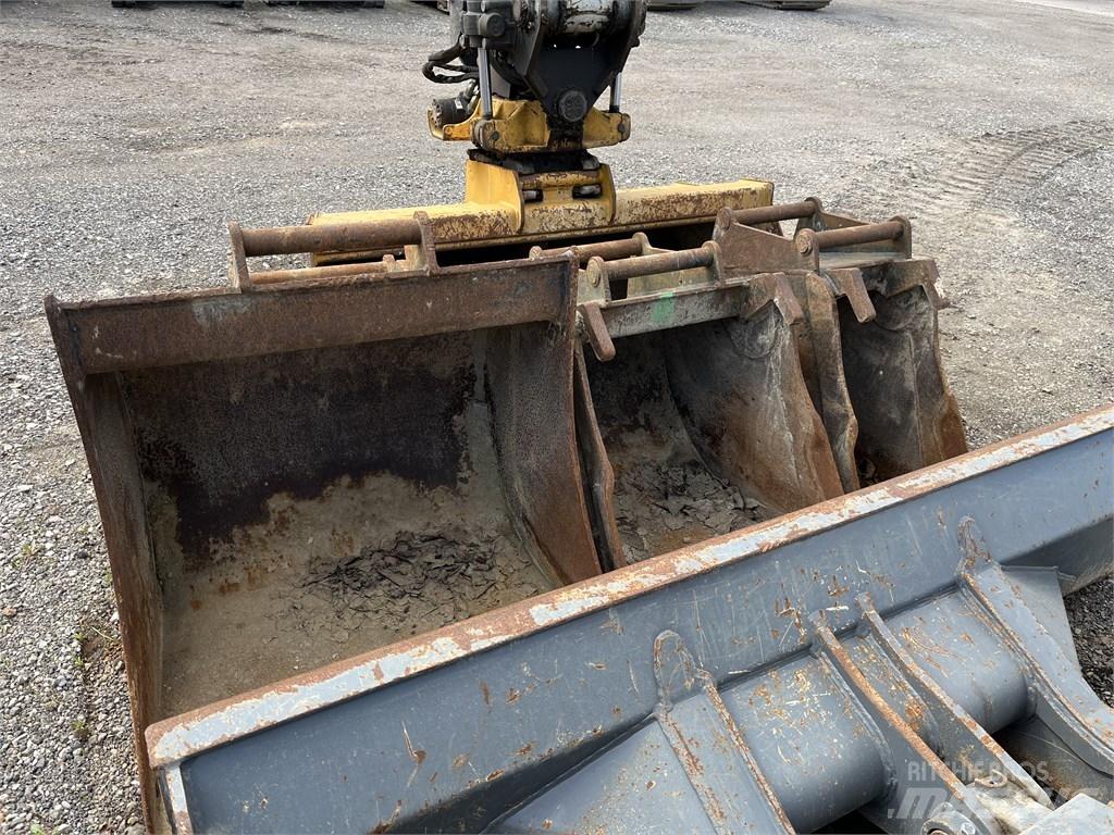 Takeuchi TB 290 중형굴삭기 7톤-28톤
