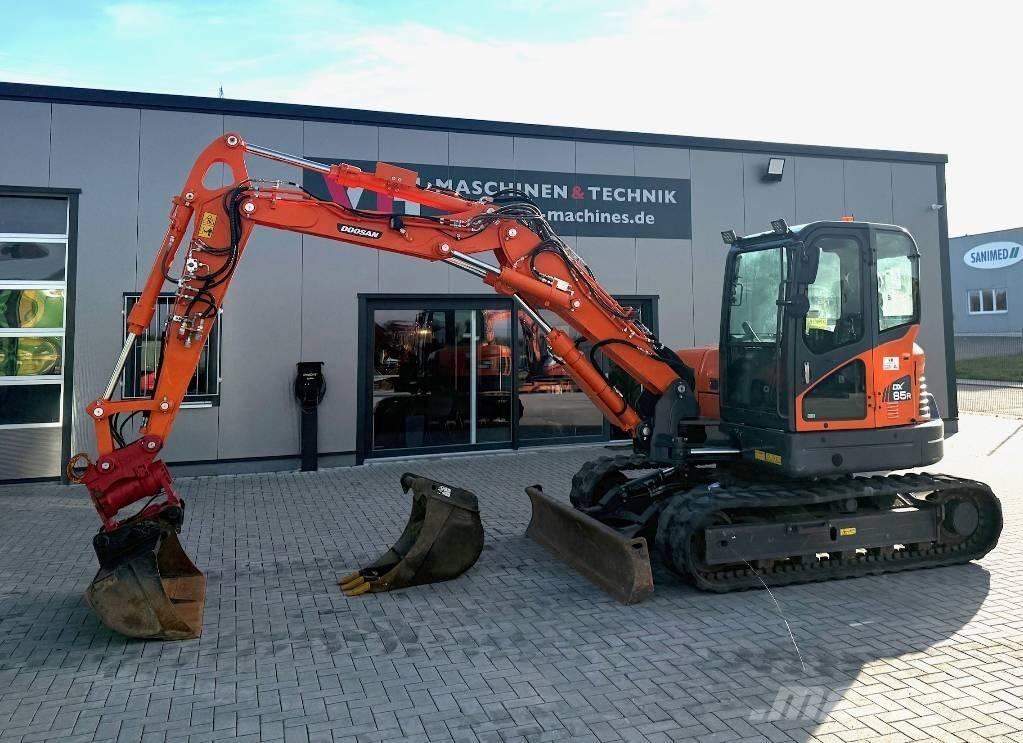 Doosan DX 85 R 중형굴삭기 7톤-28톤
