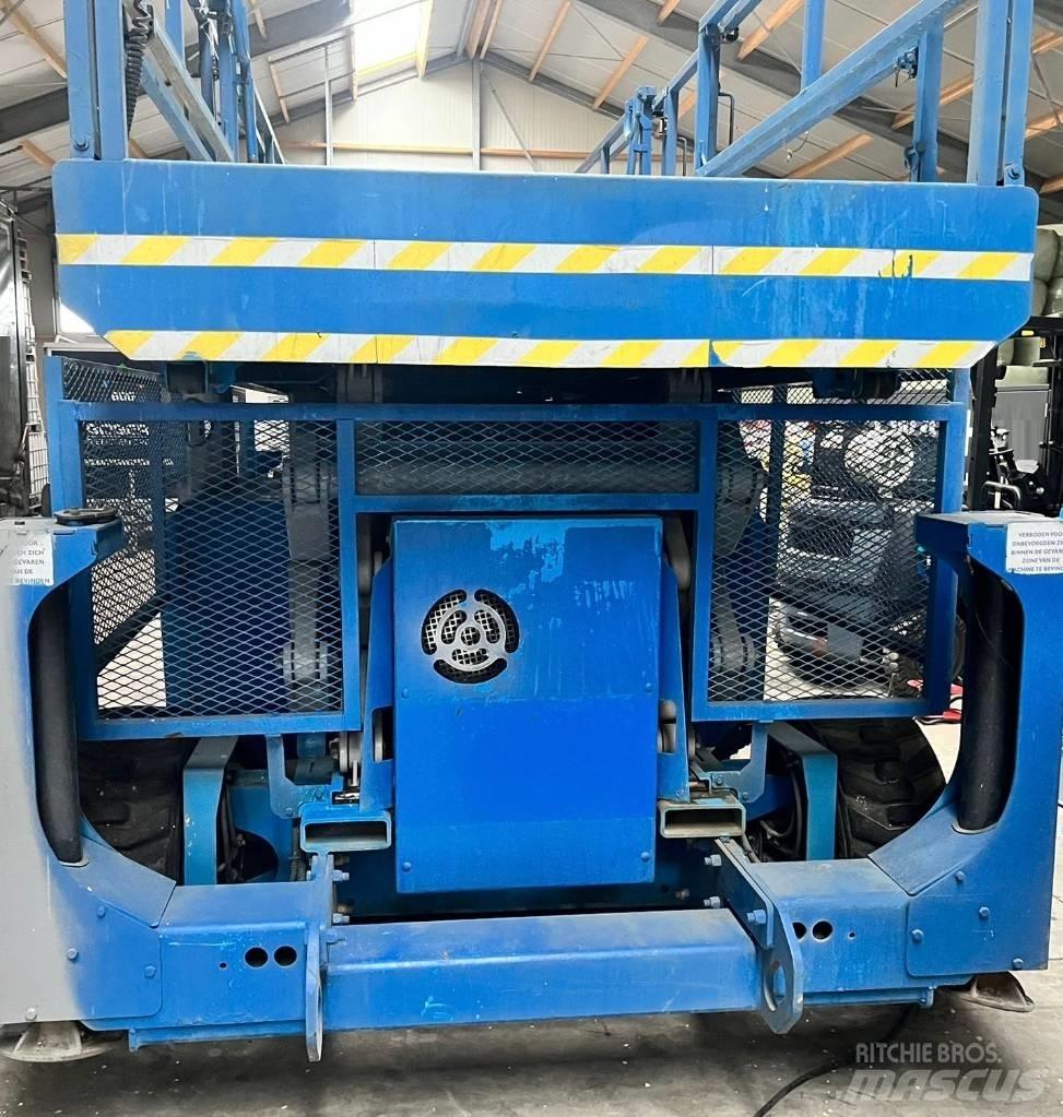 Genie GS 4390 RT 가위형 리프트