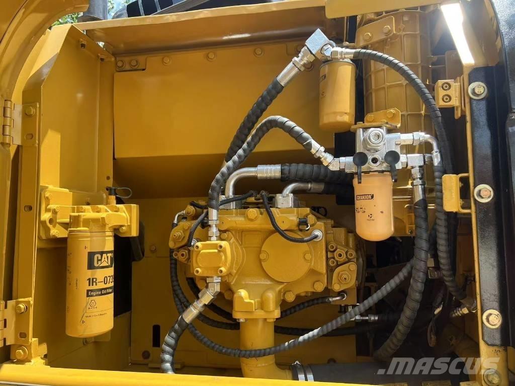 CAT 323 D L 대형 굴삭기 29톤 이상