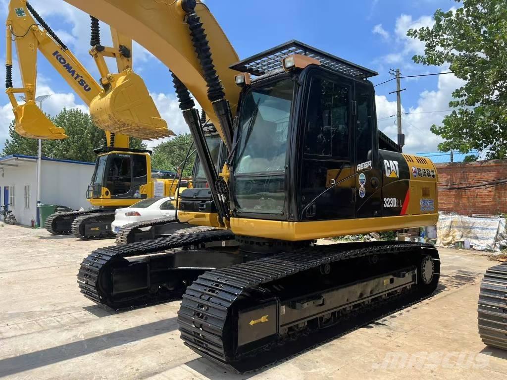 CAT 323 D L 대형 굴삭기 29톤 이상
