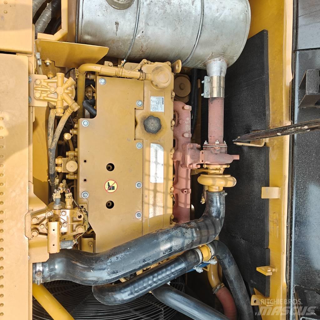 CAT 323 D L 대형 굴삭기 29톤 이상