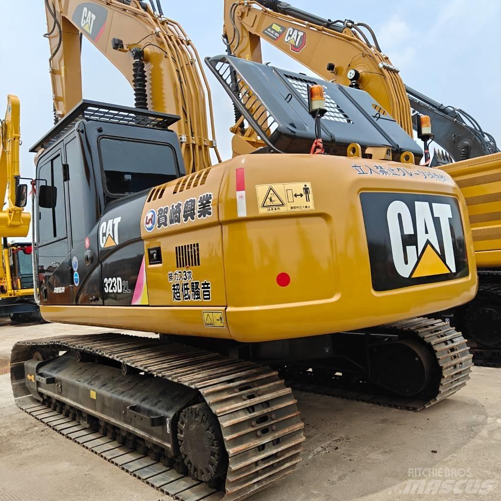 CAT 323 D L 대형 굴삭기 29톤 이상