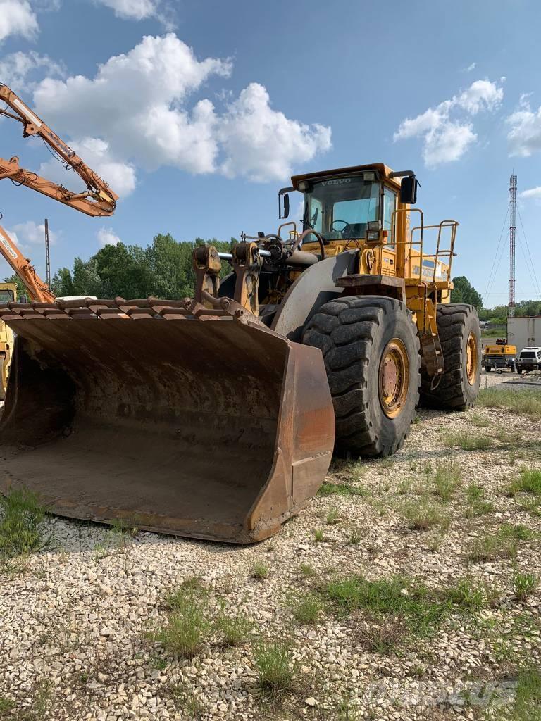 Volvo L330C  휠로우더