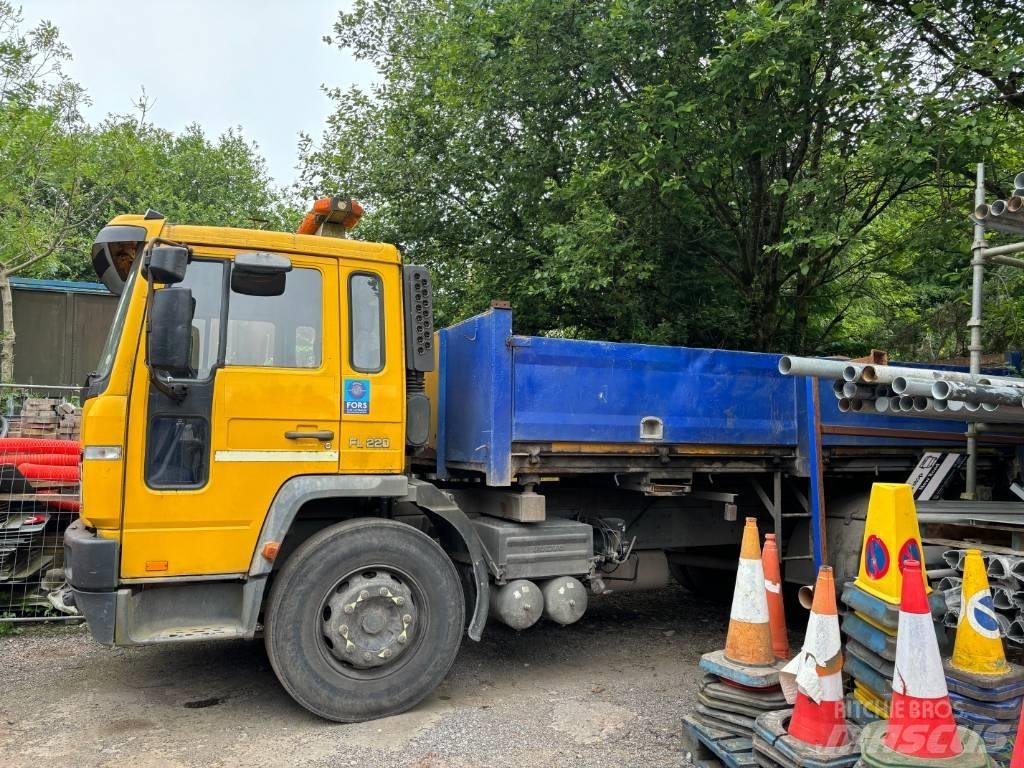 Volvo FL 220 플랫베드/드롭사이드 트럭