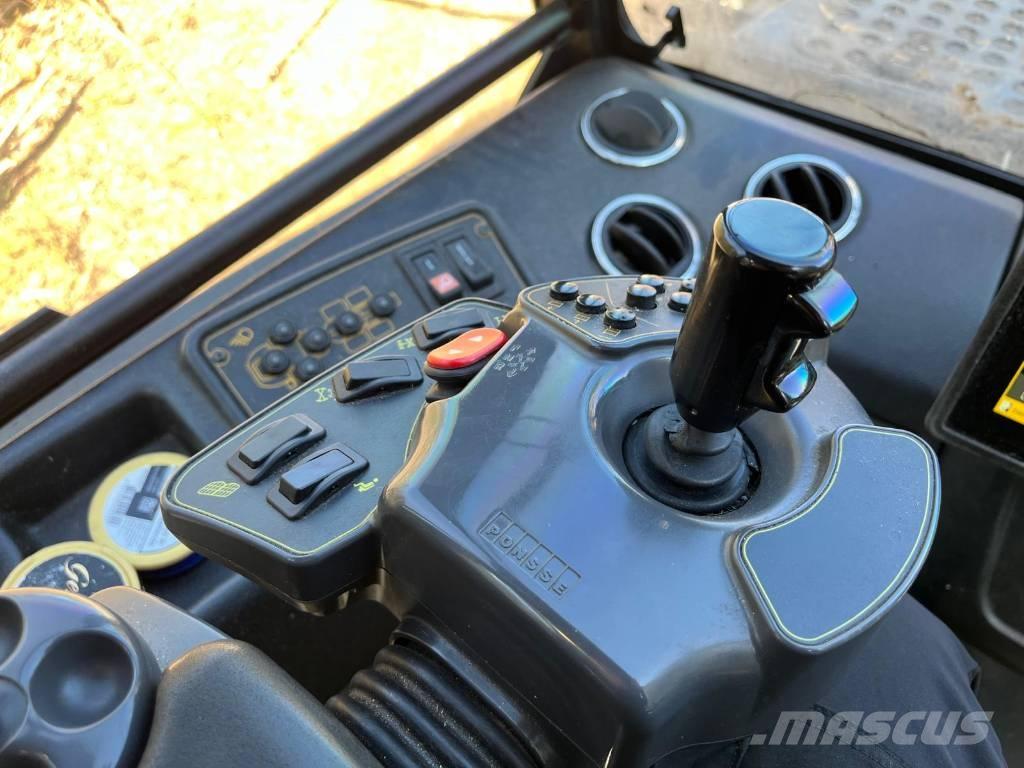 Ponsse Wisent 원목 포워더