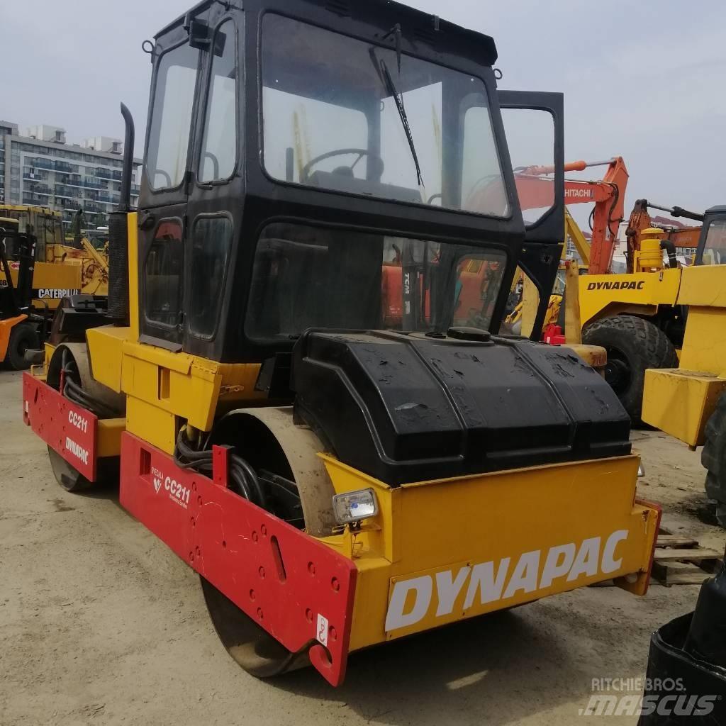 Dynapac CC 211 트윈 드럼 롤러