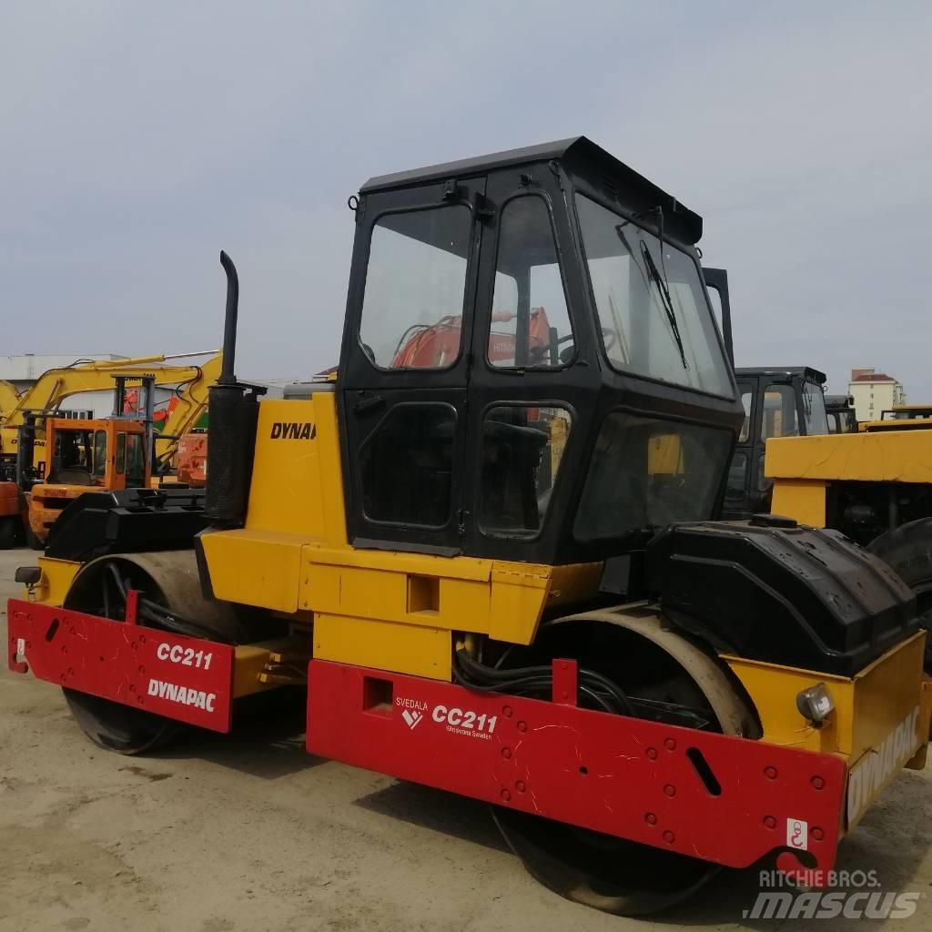 Dynapac CC 211 트윈 드럼 롤러