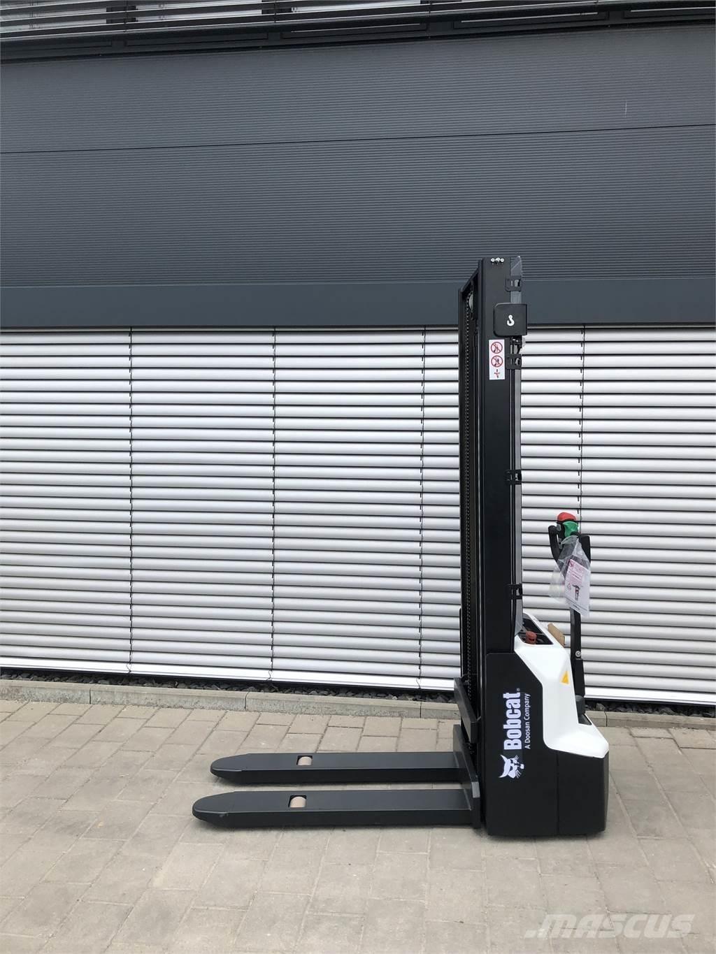 Bobcat LSM12N 포크리프트