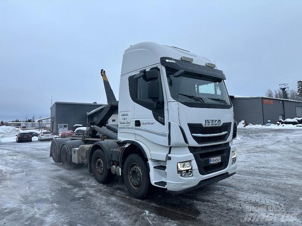 Iveco X-Way 560 8x2 훅 리프트 트럭