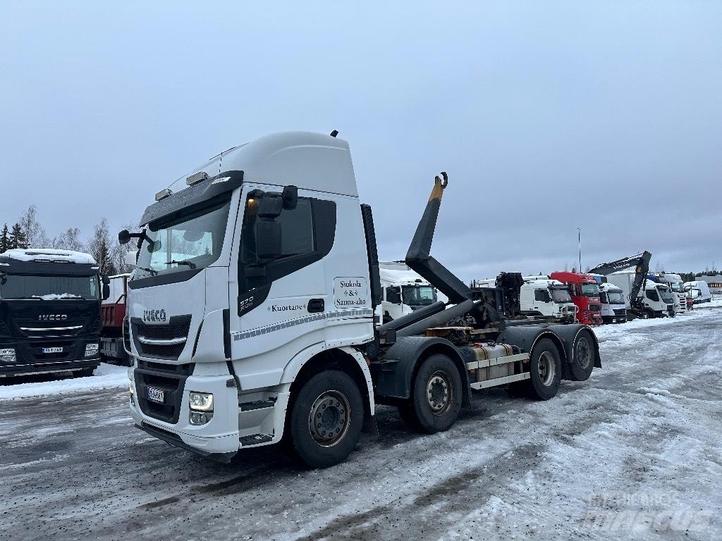 Iveco X-Way 560 8x2 훅 리프트 트럭