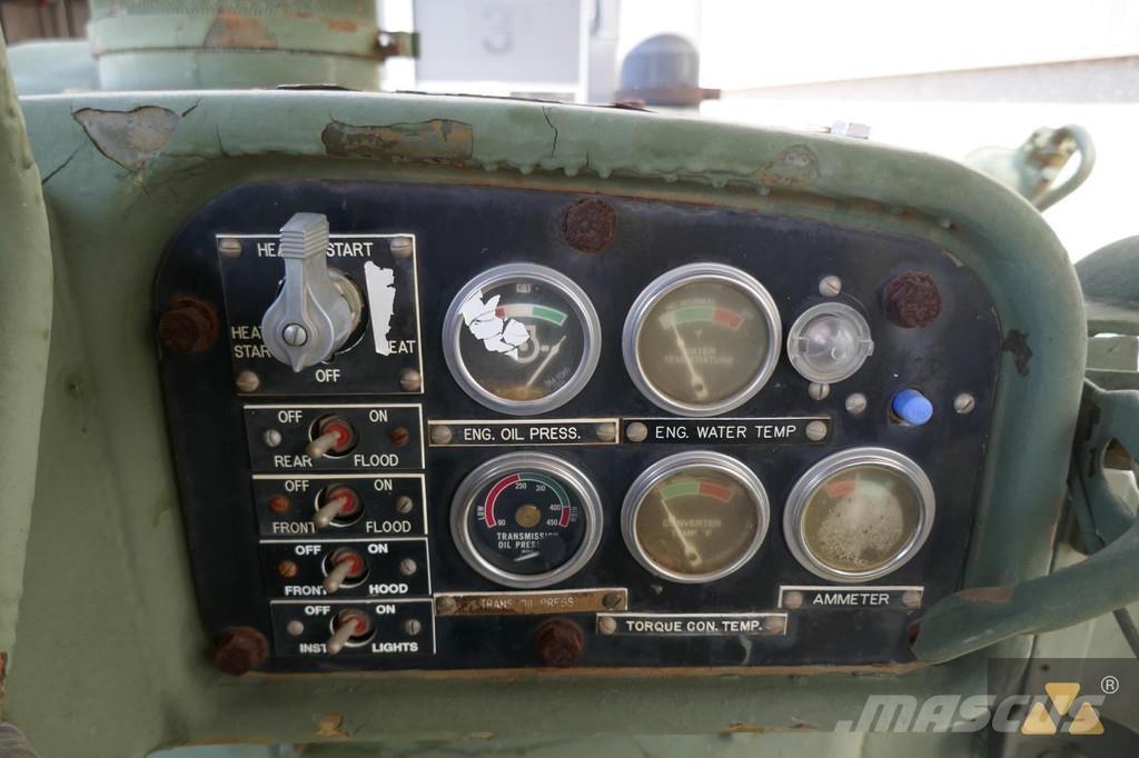 CAT D7F Ex-army 크롤러 도저