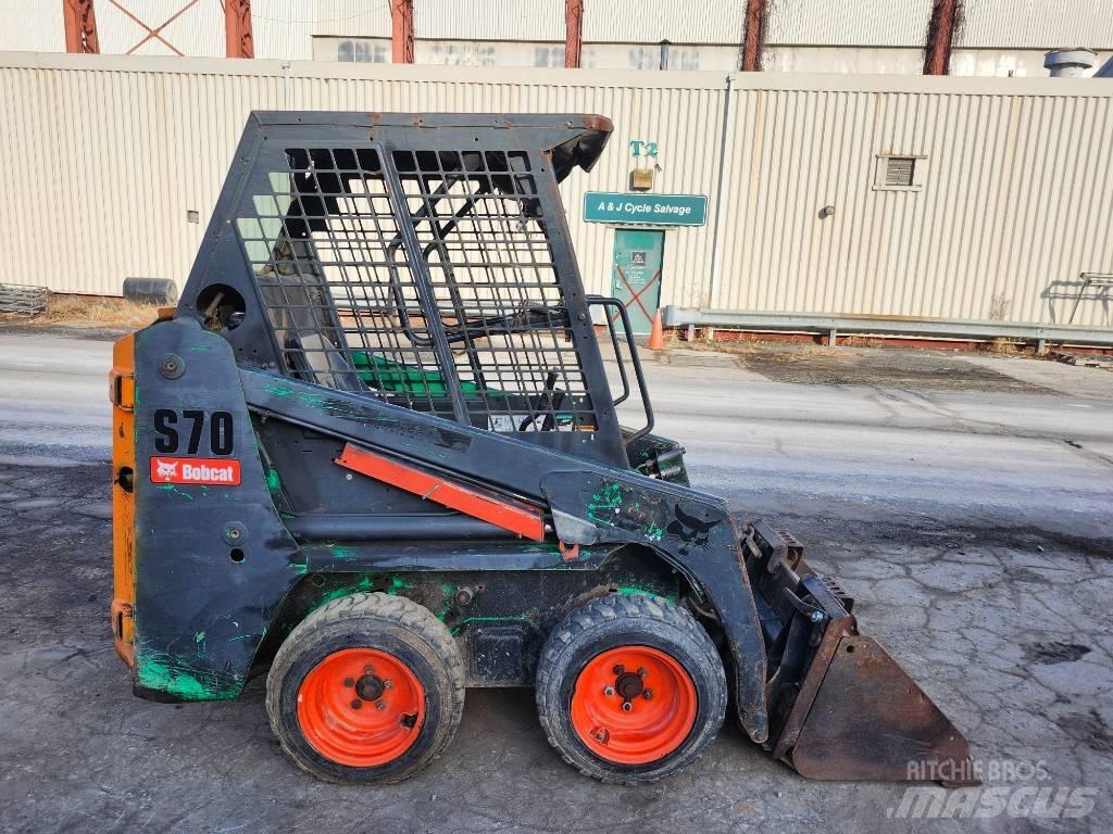 Bobcat S 70  스키드로더