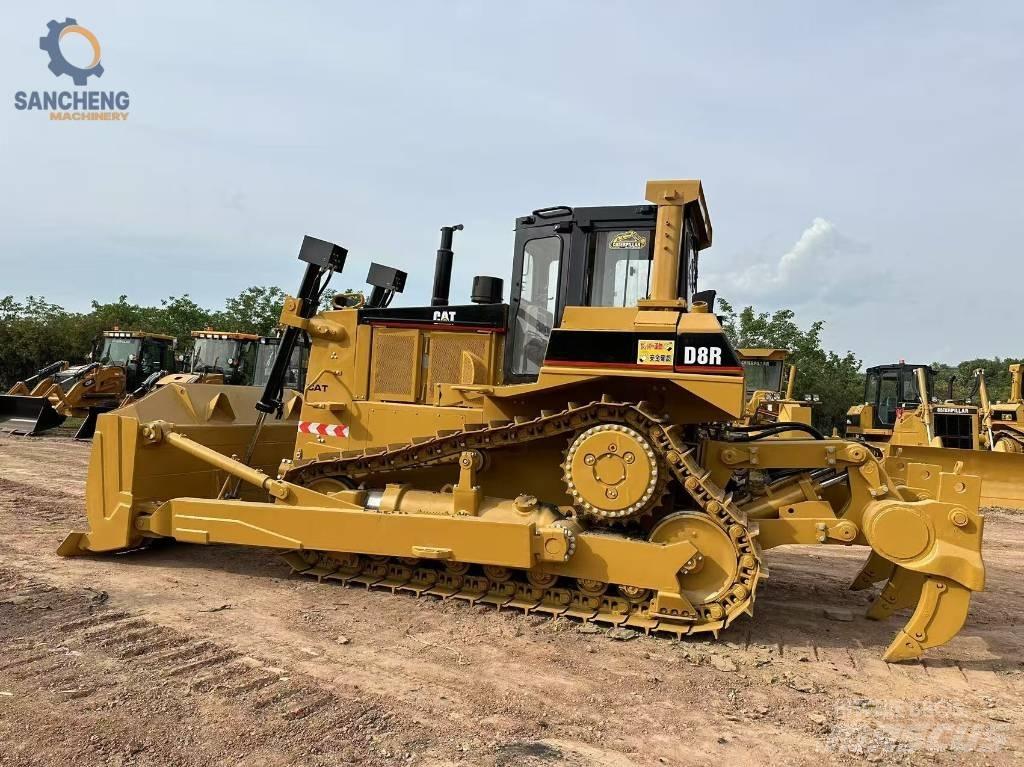 CAT D8R 크롤러 도저