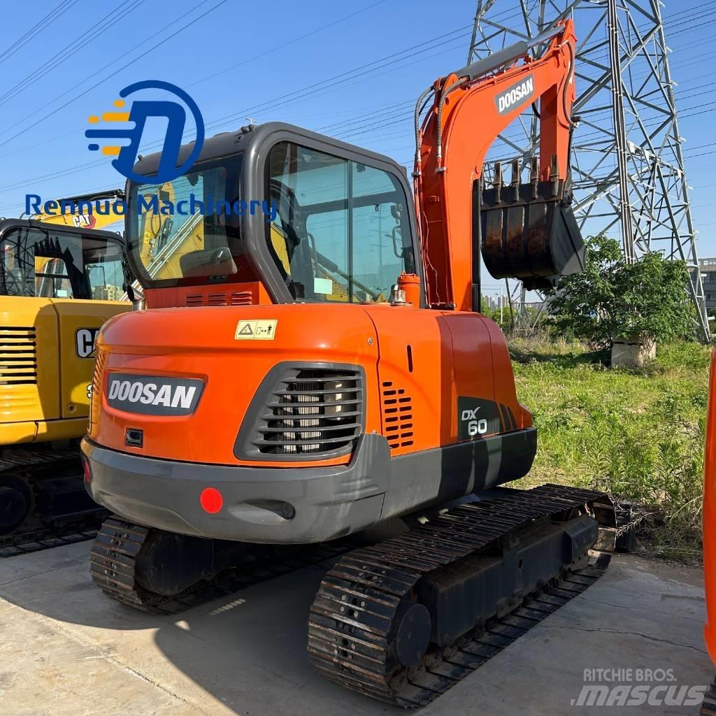 Doosan DX 60 대형 굴삭기 29톤 이상