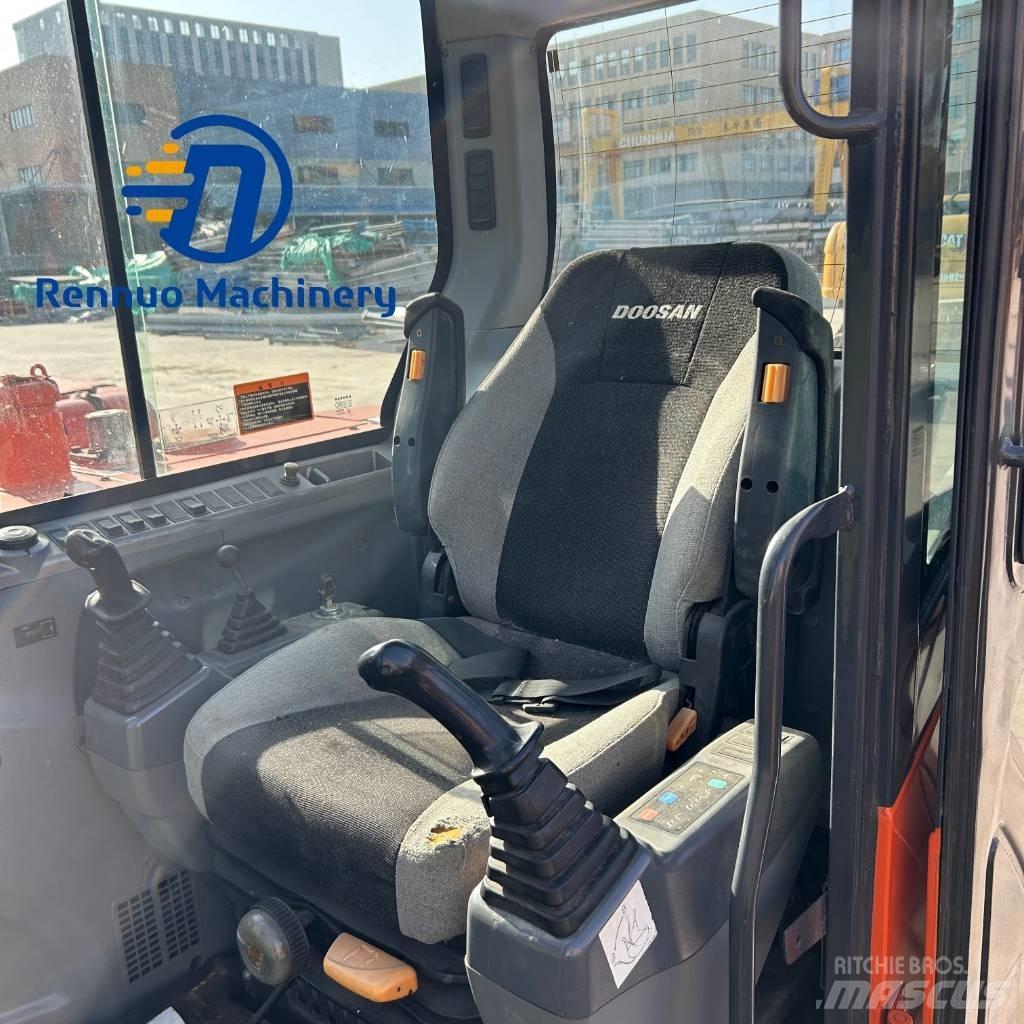 Doosan DX 60 대형 굴삭기 29톤 이상