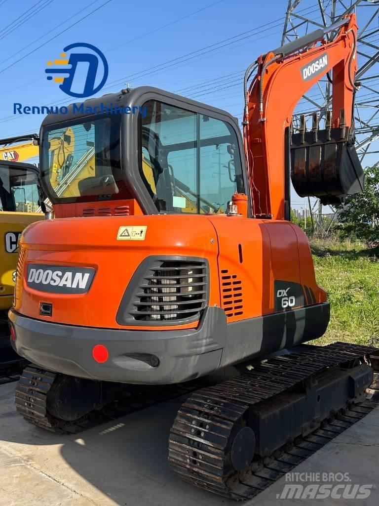 Doosan DX 60 대형 굴삭기 29톤 이상