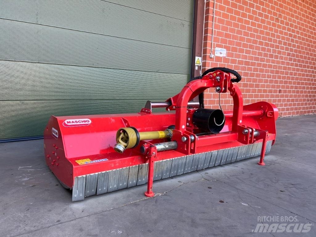 Maschio Tigre 280 목장 제초기 및 토퍼