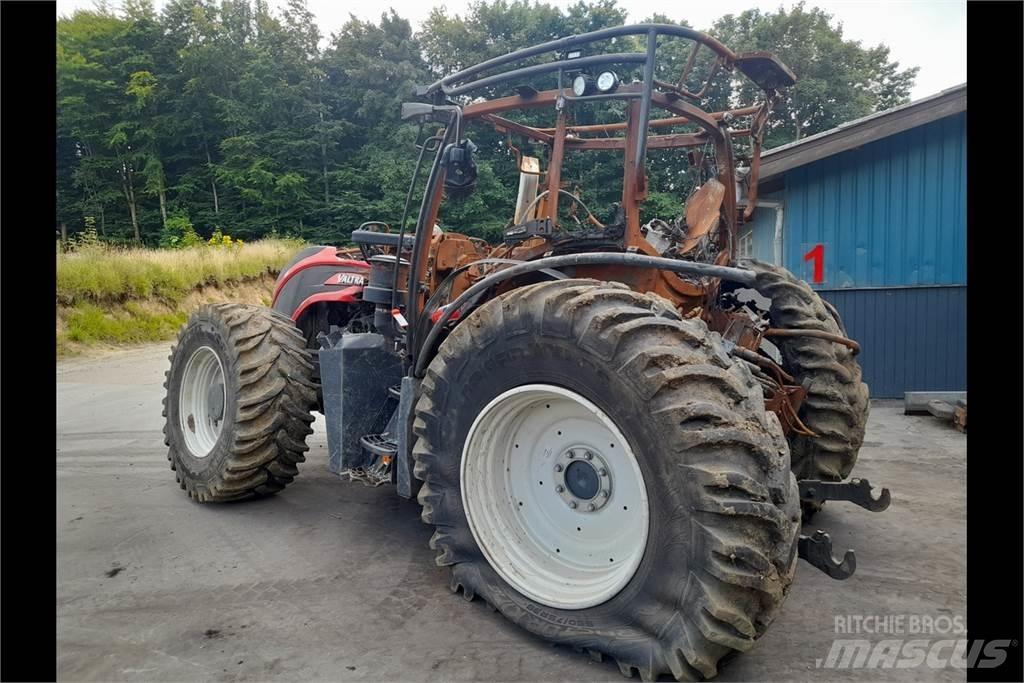 Valtra T254 트랙터