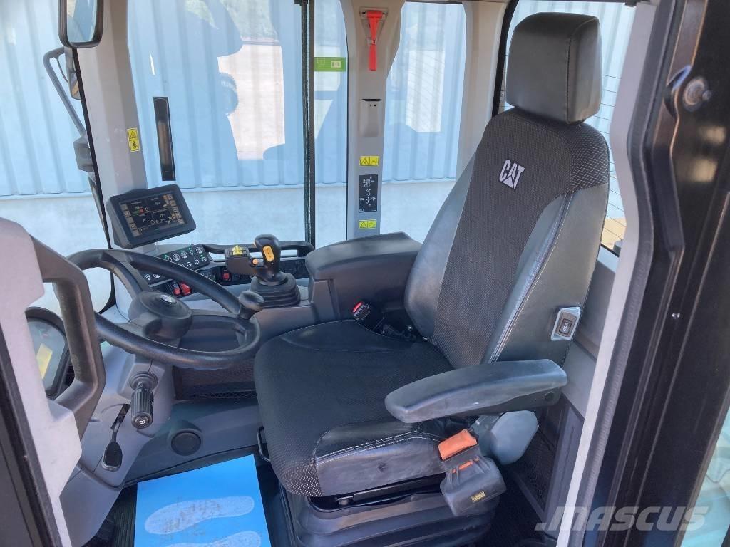 CAT 938M  휠로우더