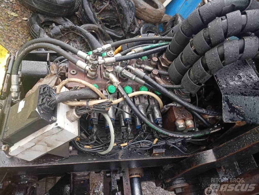 Hyundai 220 HXNLC 굴삭기