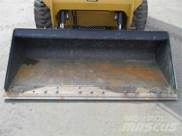CAT 236 D  스키드로더