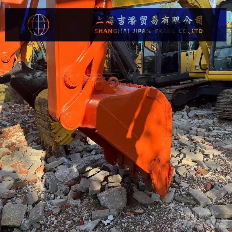 Hitachi ZX 135 대형 굴삭기 29톤 이상