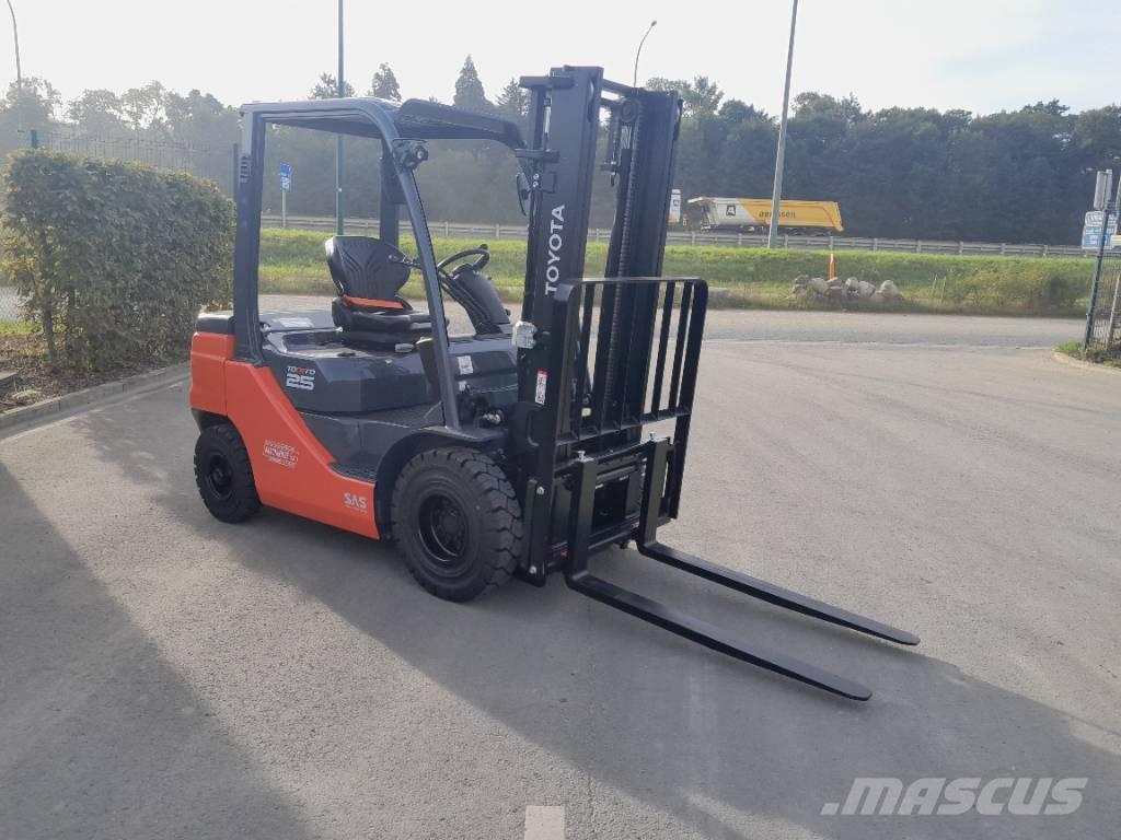 Toyota 52-8 FDF 25 디젤 지게차