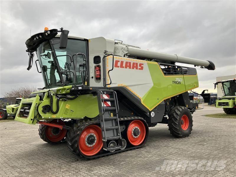 CLAAS TRION 750 TT 콤바인 수확기