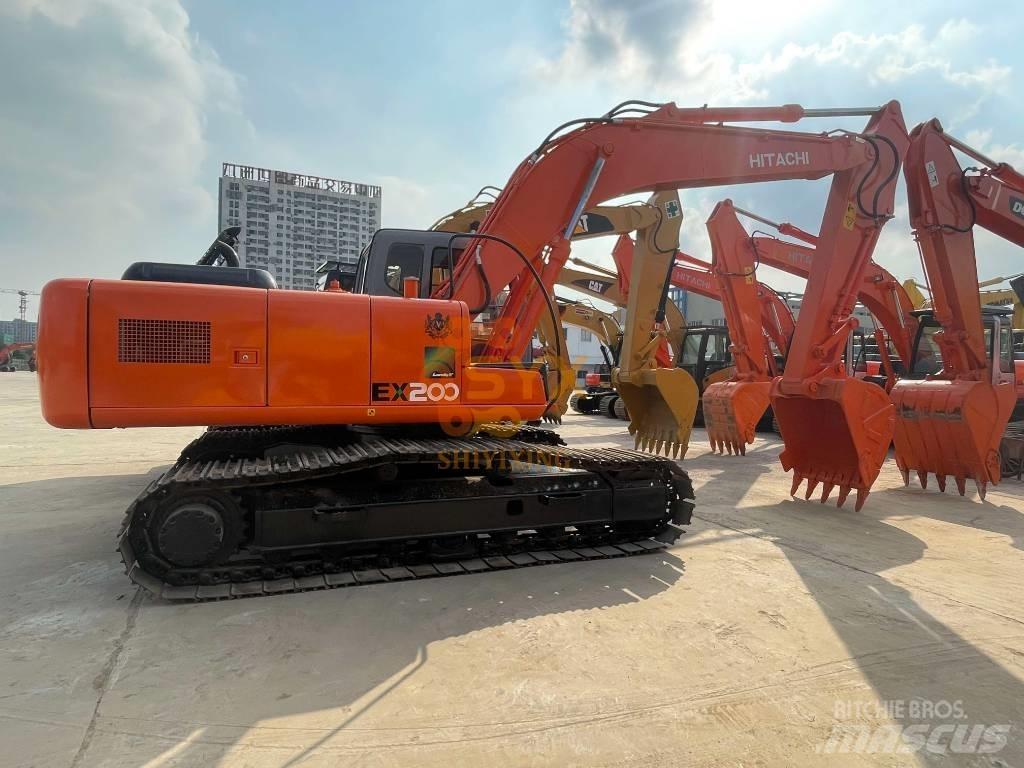Hitachi EX 200 대형 굴삭기 29톤 이상